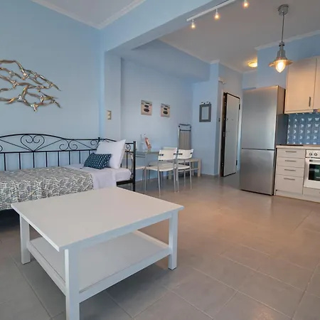 Sandra Seafront By Rentalspro Services - Nea Moudania