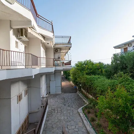 Sandra Seafront By Rentalspro Services - Nea Moudania